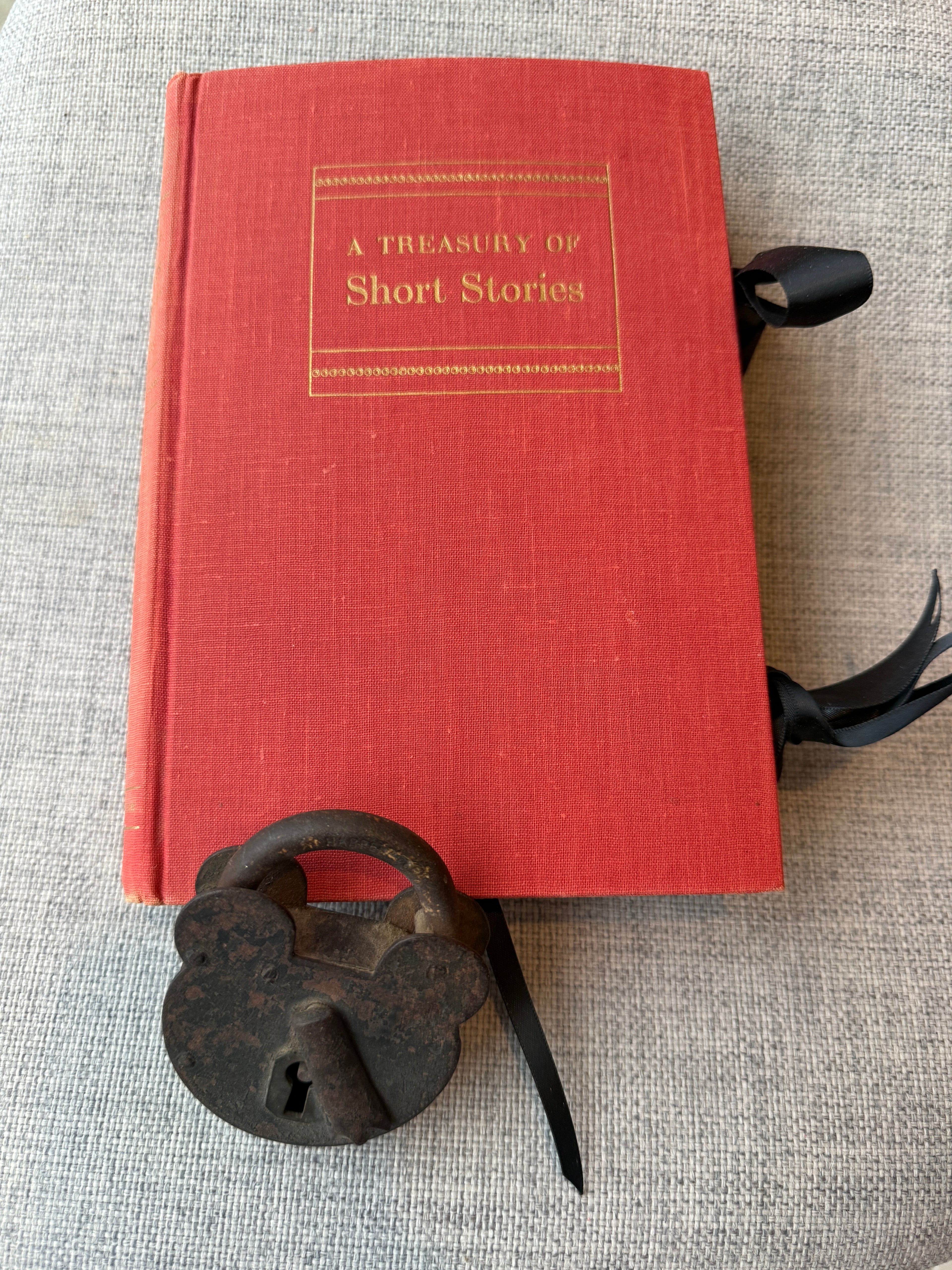 C1-22 A Treasury of Short Stories