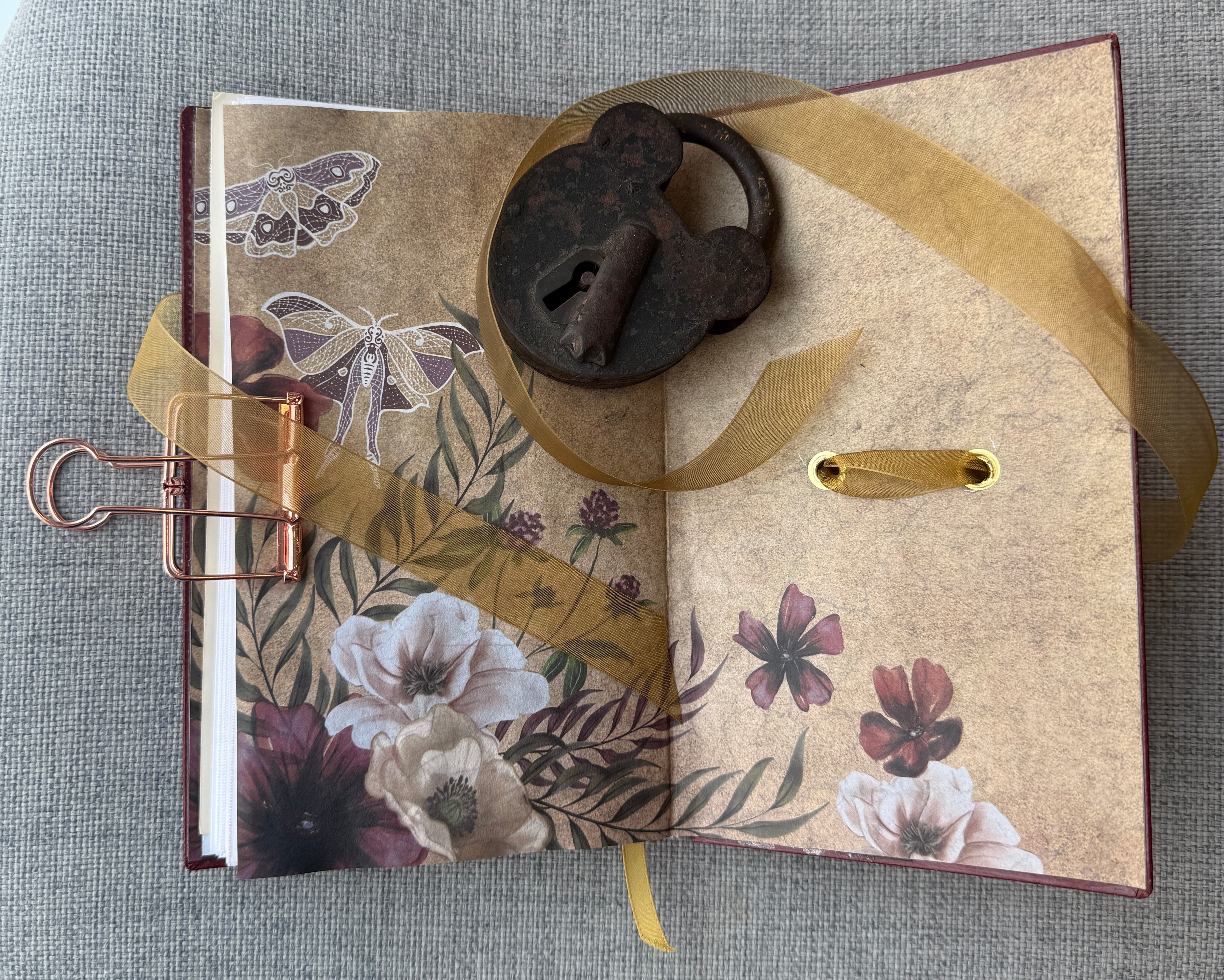 C1-04 Mixed Media Journal - Green Mantle