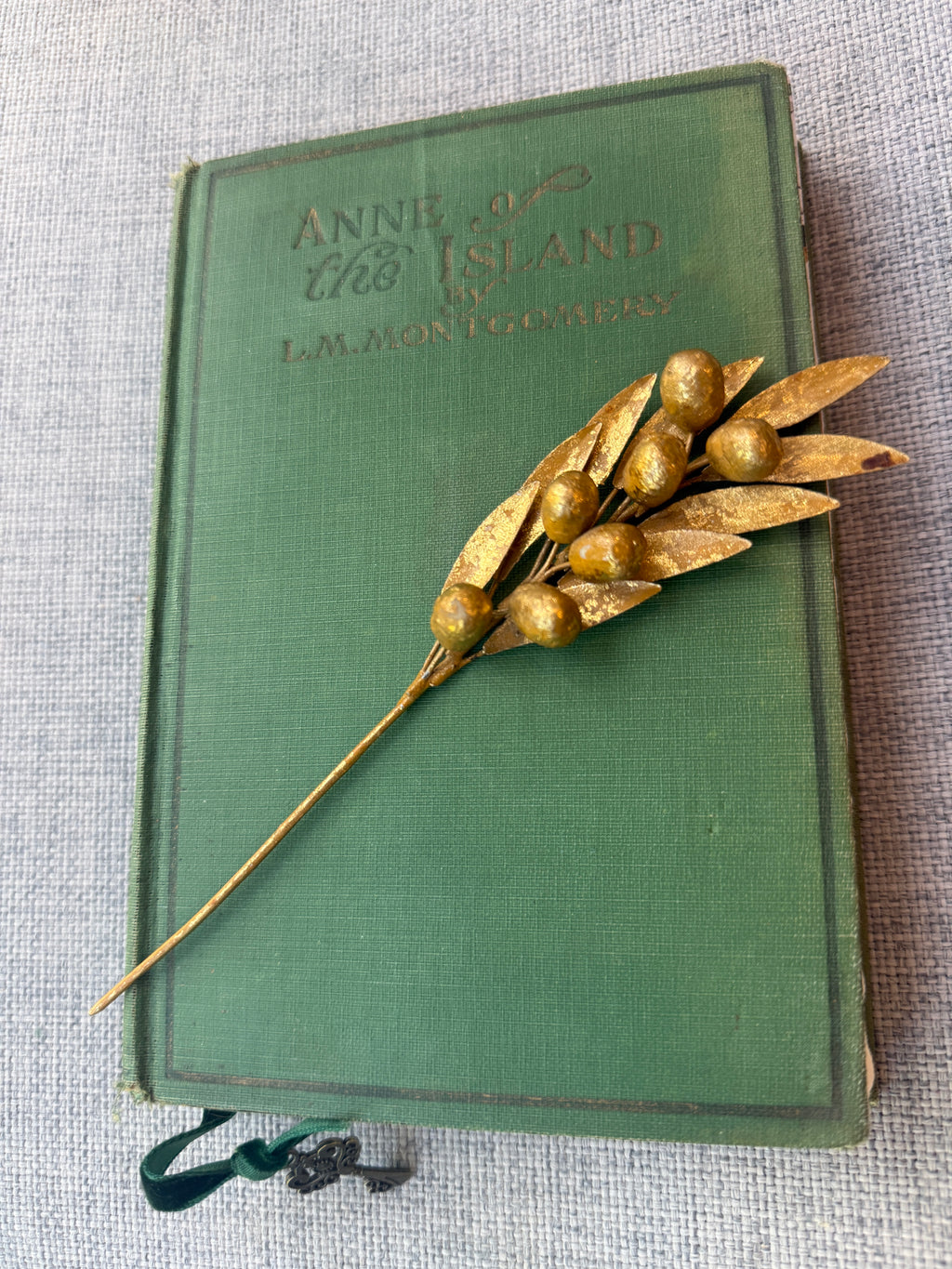 C4 - 26 - Anne of the Island - 1915